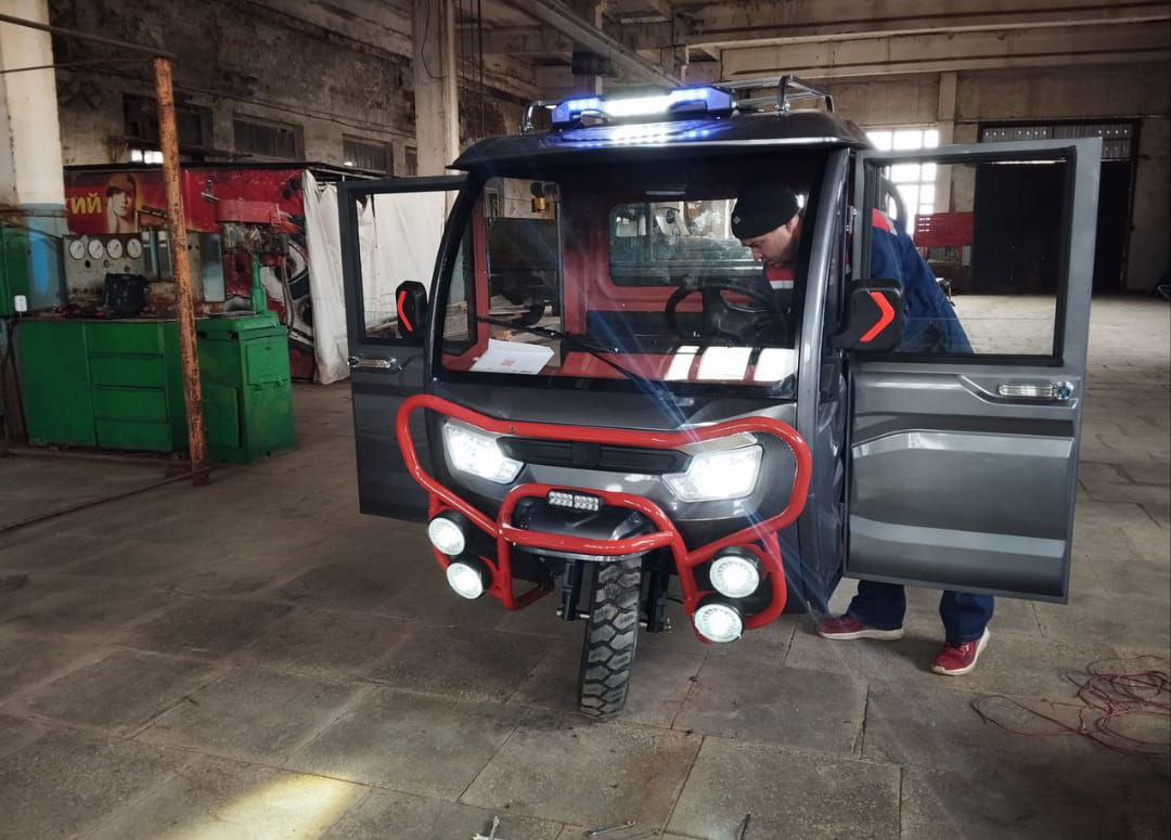 Skillmax TLH-003* (грузовой электро-трицикл с кабиной)